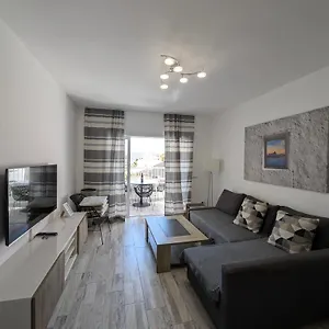 cozy-apartment-in-los-cristianos-guincho-tenerife.tenerifehoteles.net/